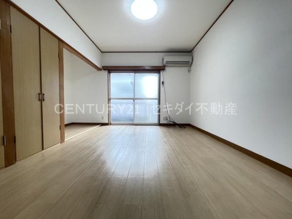 佐堂町1丁目ガレージ付き戸建て