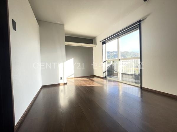 服部川2丁目ガレージ付き戸建て