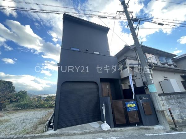 服部川2丁目ガレージ付き戸建て