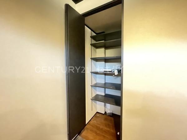 服部川2丁目ガレージ付き戸建て