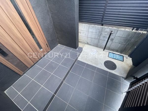 服部川2丁目ガレージ付き戸建て