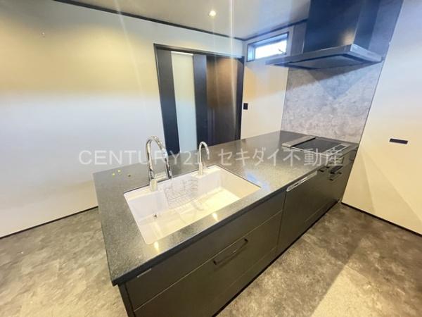 服部川2丁目ガレージ付き戸建て