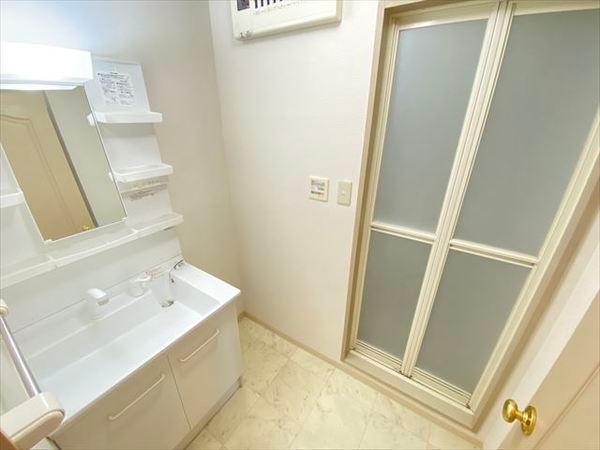 イングランドアヴェニュー1番館