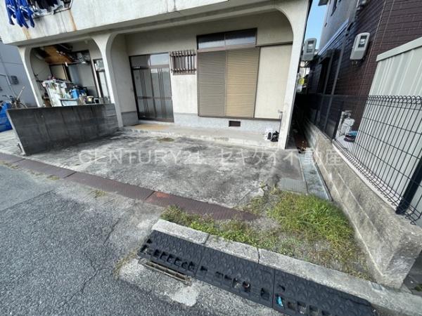 松山町1丁目ガレージ付き貸家