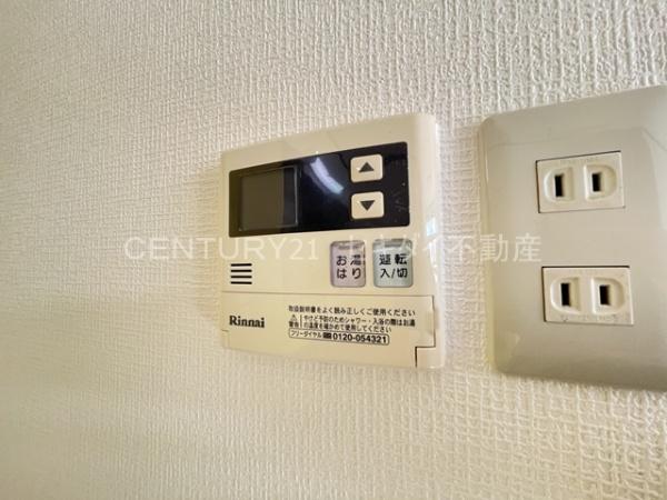 松山町1丁目ガレージ付き貸家