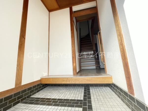 松山町1丁目ガレージ付き貸家