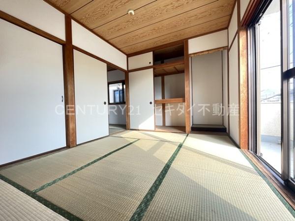 松山町1丁目ガレージ付き貸家