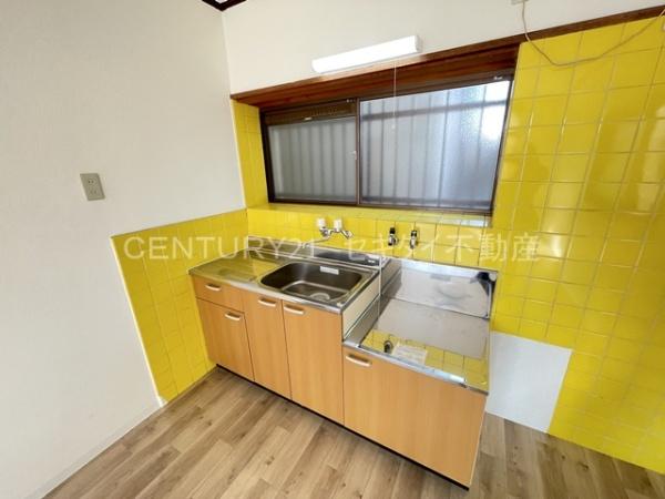 松山町1丁目ガレージ付き貸家