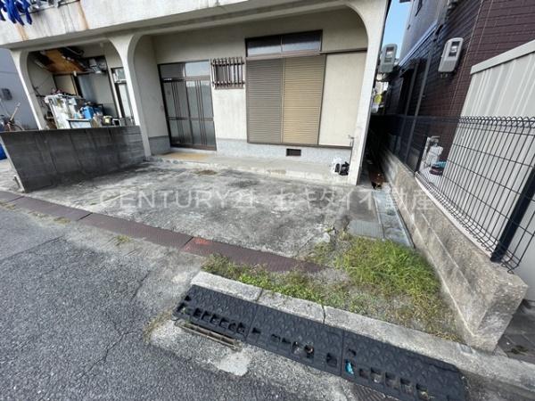 松山町1丁目ガレージ付き貸家