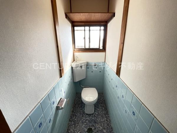 松山町1丁目ガレージ付き貸家