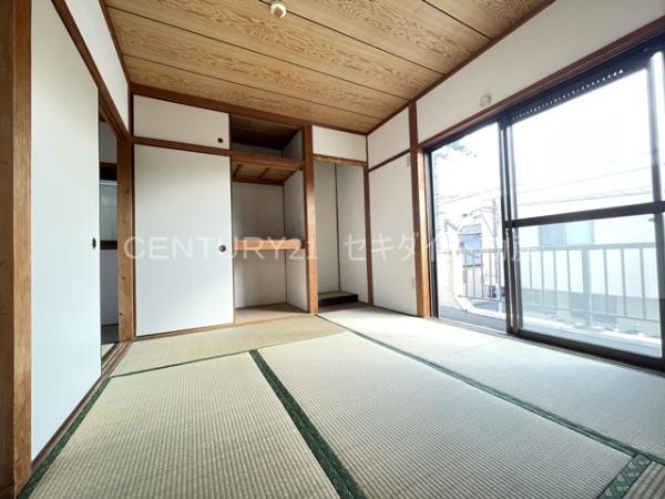 松山町1丁目ガレージ付き貸家