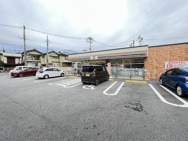 リバーサイド金岡七番館(セブンイレブン　金岡4丁目店)