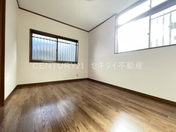 安中町4丁目貸家