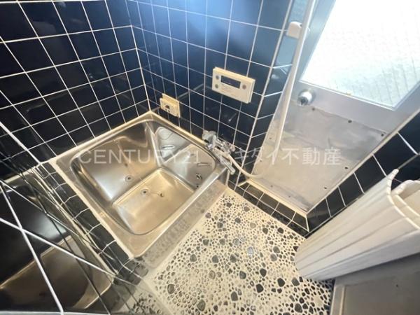 西山本町5丁目貸家