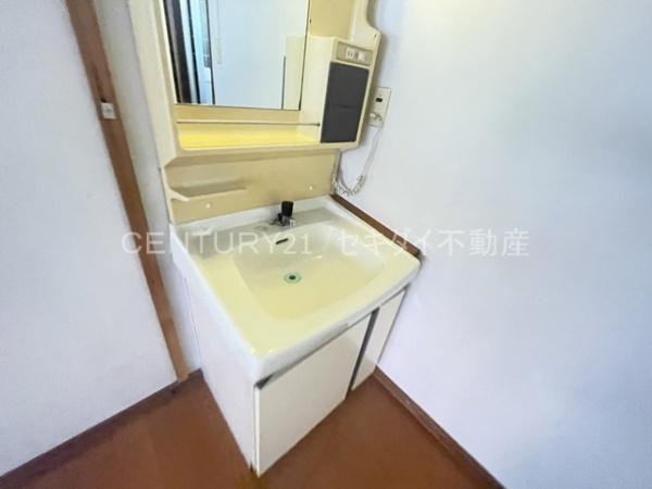 西山本町5丁目貸家