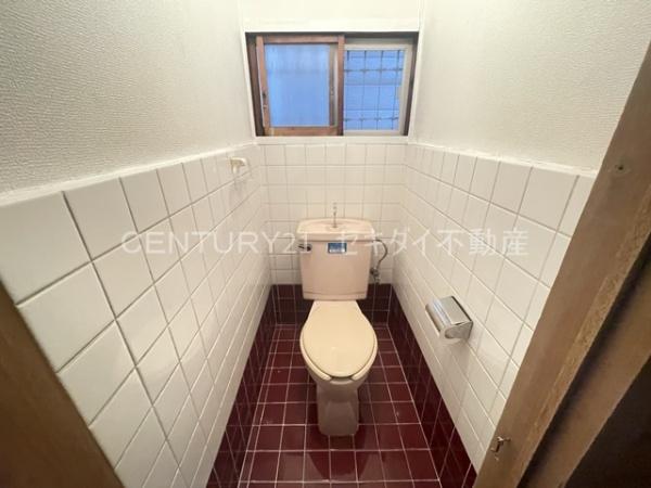 西山本町5丁目貸家