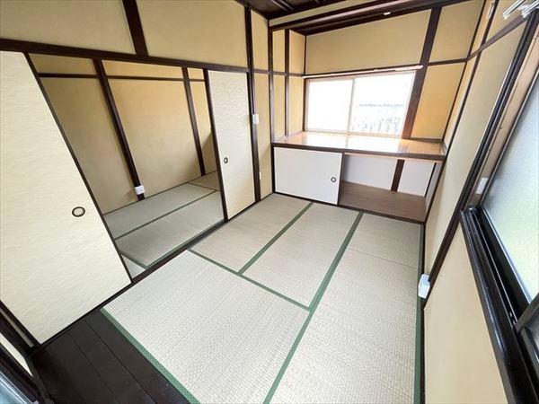 山本町北8丁目貸家（屋内バイク置場有り）