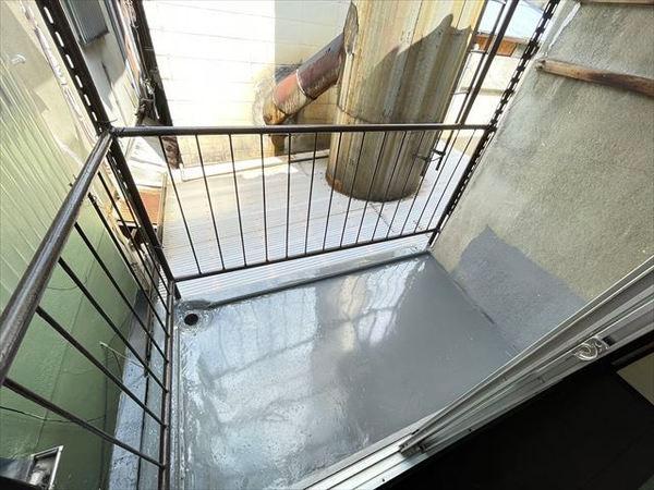 山本町北8丁目貸家（屋内バイク置場有り）