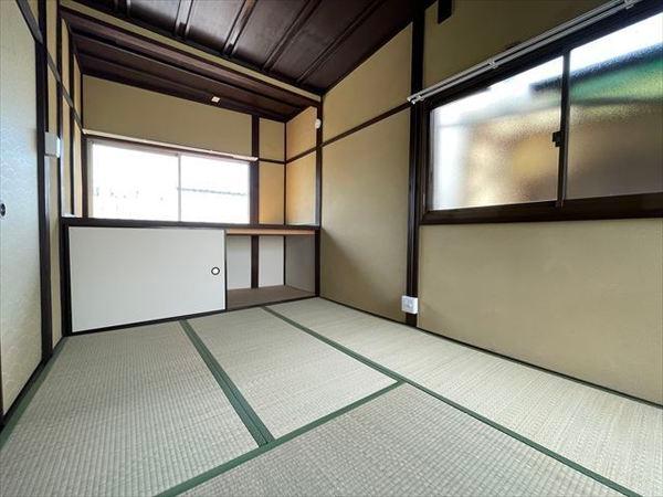 山本町北8丁目貸家（屋内バイク置場有り）