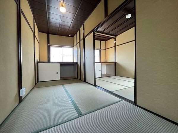 山本町北8丁目貸家（屋内バイク置場有り）