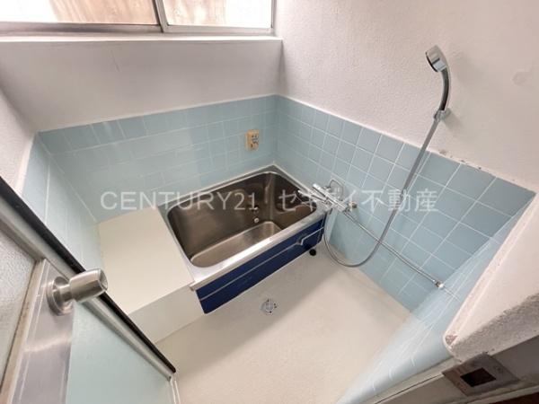 堤町1丁目貸家