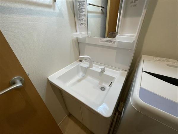 クレイノジニア