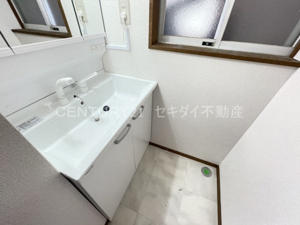 西木の本1丁目ガレージ付き戸建て