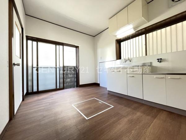 恩智中町4丁目ガレージ付き戸建て