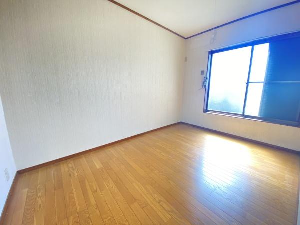 東阪田戸建て（ガレージ付き）