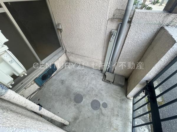 南植松町4丁目貸家