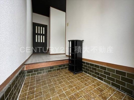 黒谷2丁目戸建て（ガレージ付き）