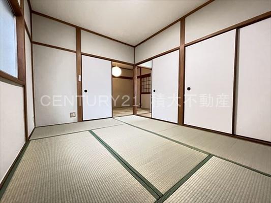 黒谷2丁目戸建て（ガレージ付き）