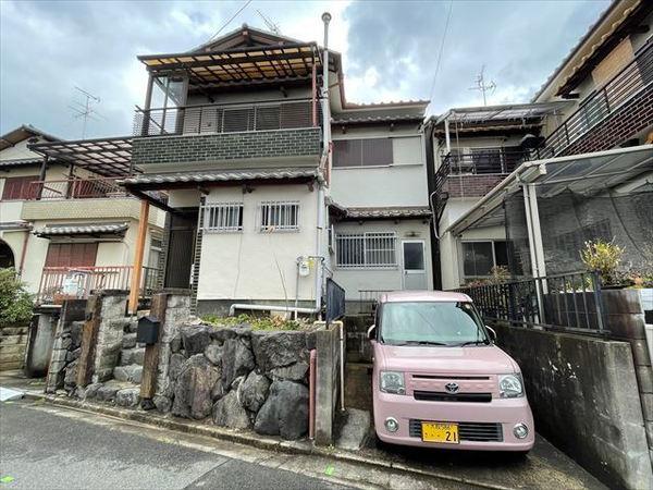 黒谷2丁目戸建て(ガレージ付き)
