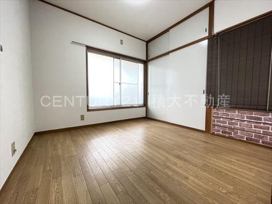 黒谷2丁目戸建て（ガレージ付き）