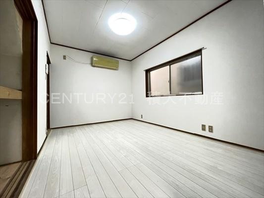 黒谷2丁目戸建て（ガレージ付き）