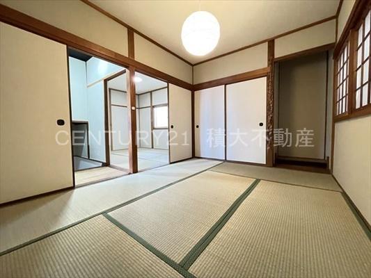 黒谷2丁目戸建て（ガレージ付き）