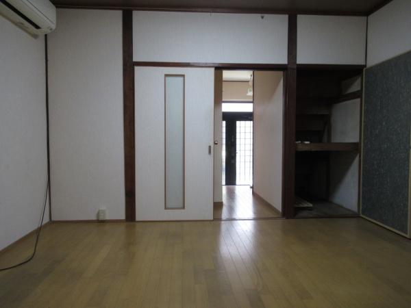 山城町３丁目貸家