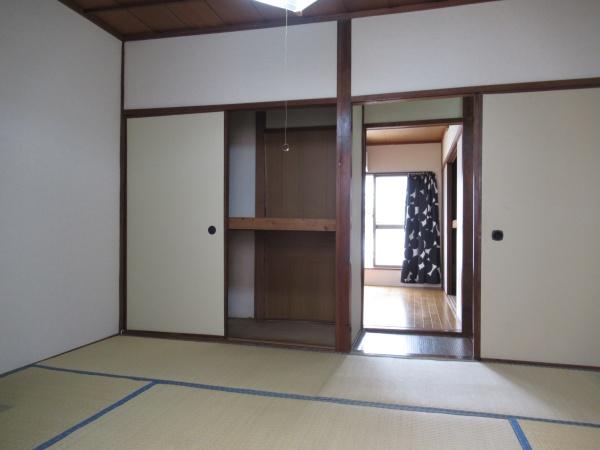 山城町３丁目貸家