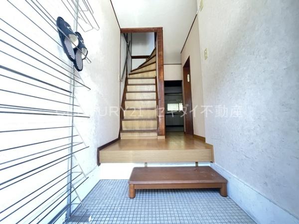 山城町３丁目貸家