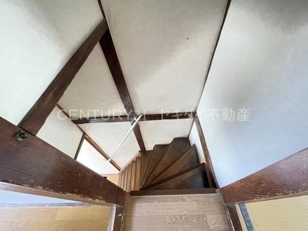山城町３丁目貸家