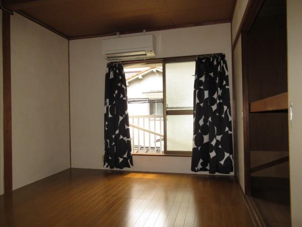 山城町３丁目貸家