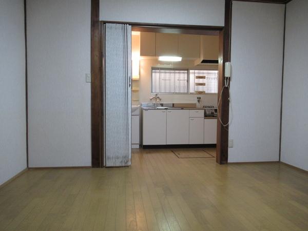 山城町３丁目貸家
