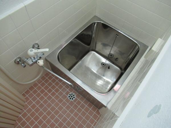 山城町３丁目貸家