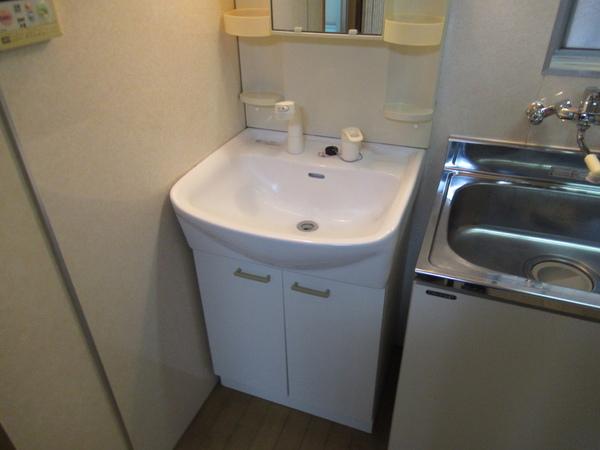 山城町３丁目貸家
