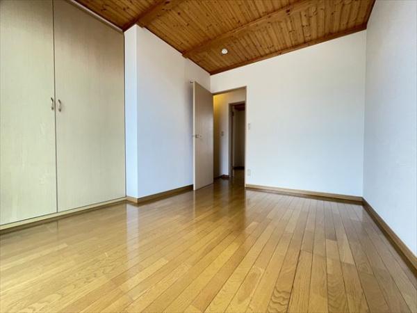 八尾市高安町南３丁目のアパート