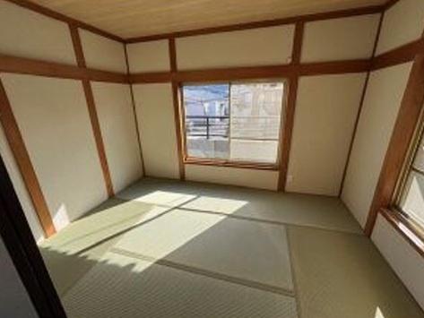 上尾町１丁目戸建て（ガレージ付き）