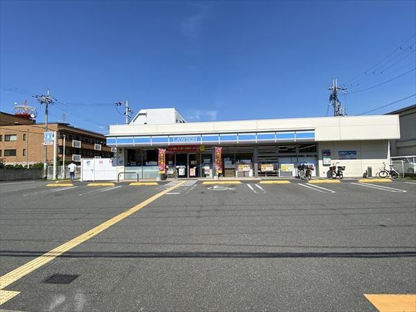 ドエル光南(ローソン八尾光南町二丁目店)