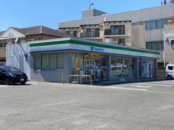 チェリーガーデンコーポ(ファミリーマート八尾光南町店)