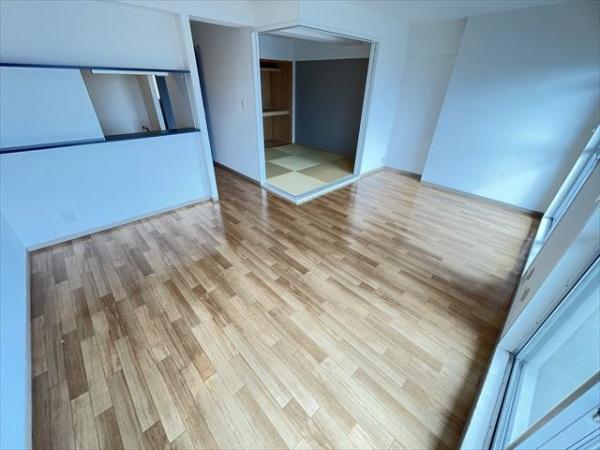 八尾市南植松町４丁目のマンション