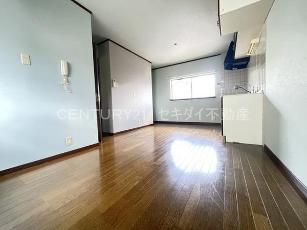 柏原市今町2丁目戸建て（屋上・ガレージ付き）